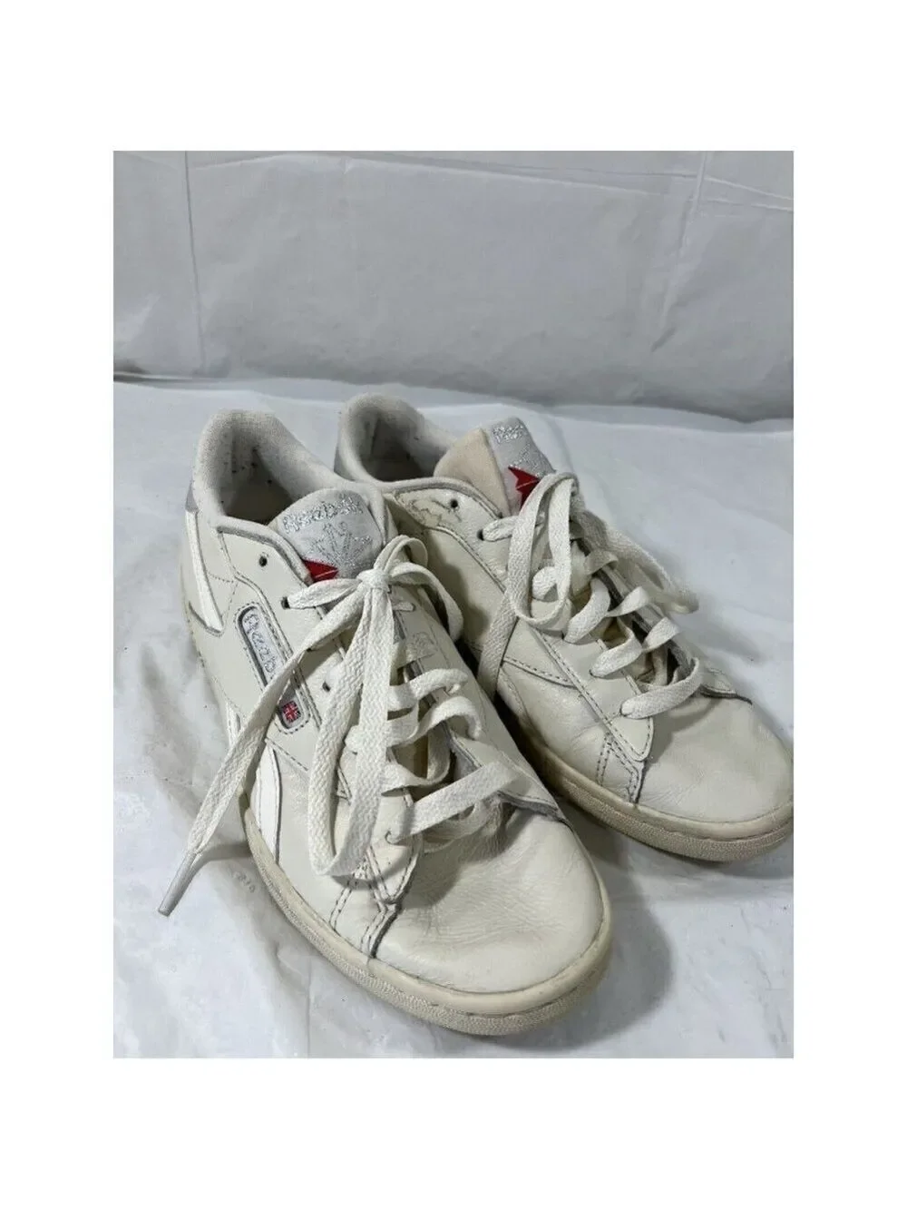 reebok npc low top leather sneaker in chalk size 8 womens
